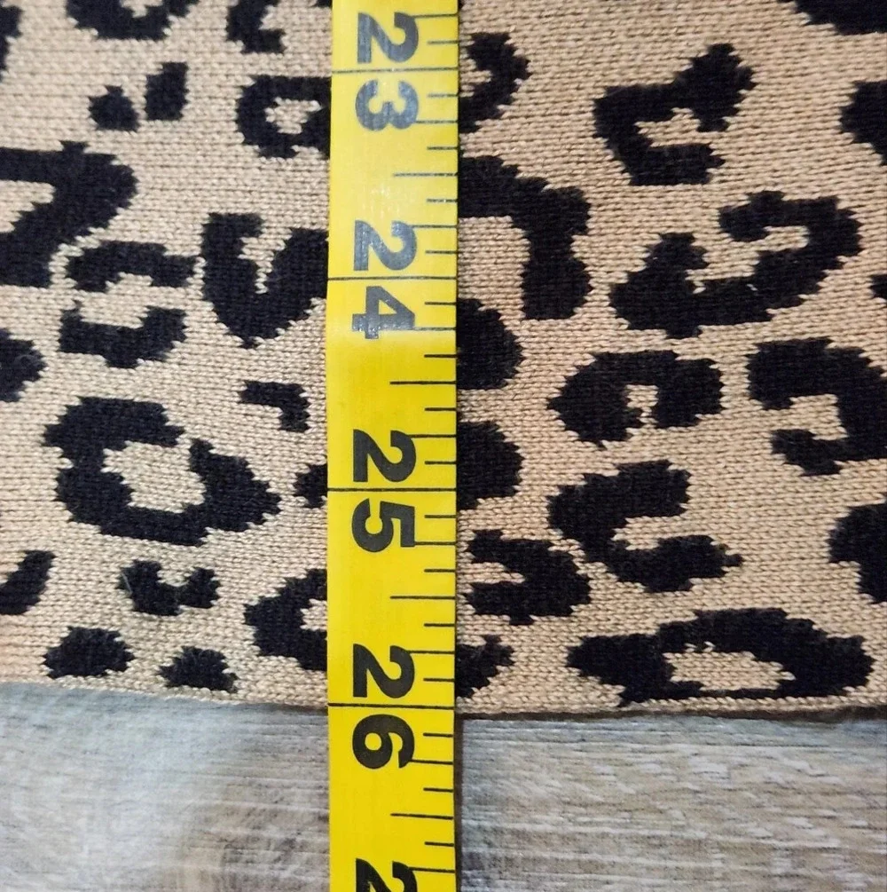 Cable & Gauge leopard print dolman sleeve sweater top - Picture 5 of 9